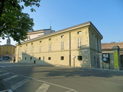 La_Corte_(Traversetolo)_-_facciata_su_piazza_Fanfulla_2019-06-26